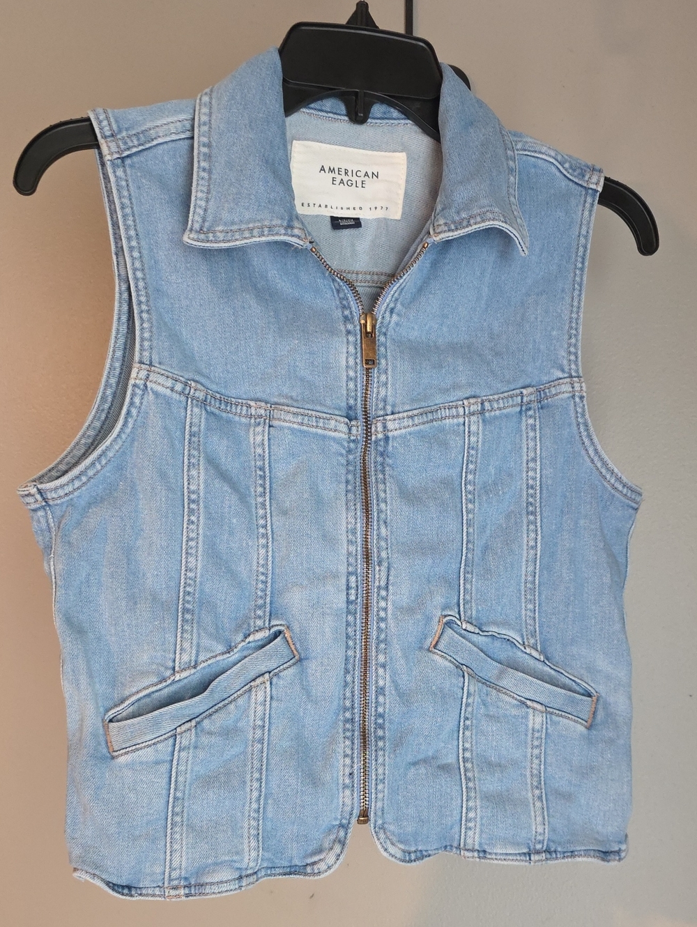 American Eagle Outfitters Light Blue Denim Zip-Up Vest Size S